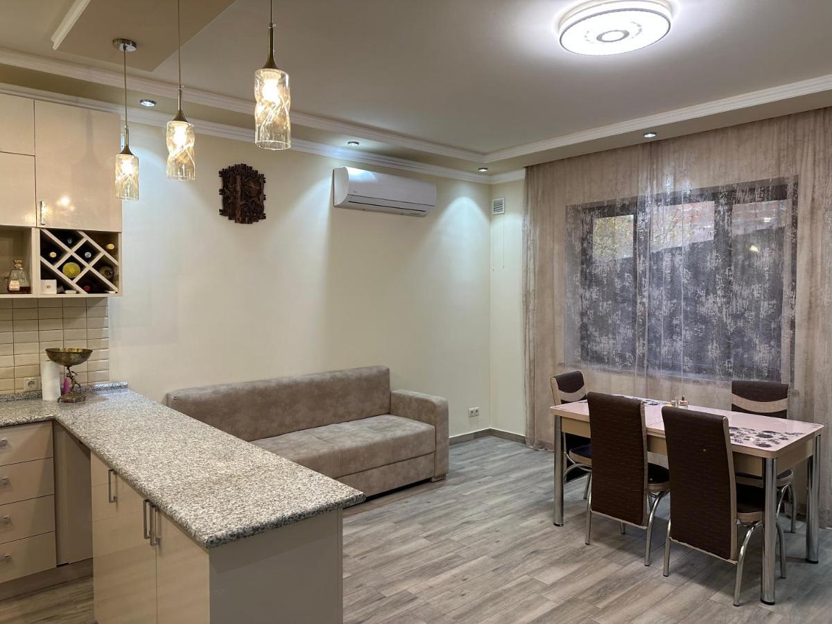 Bed and Breakfast Our House Vagharshapat Екстер'єр фото